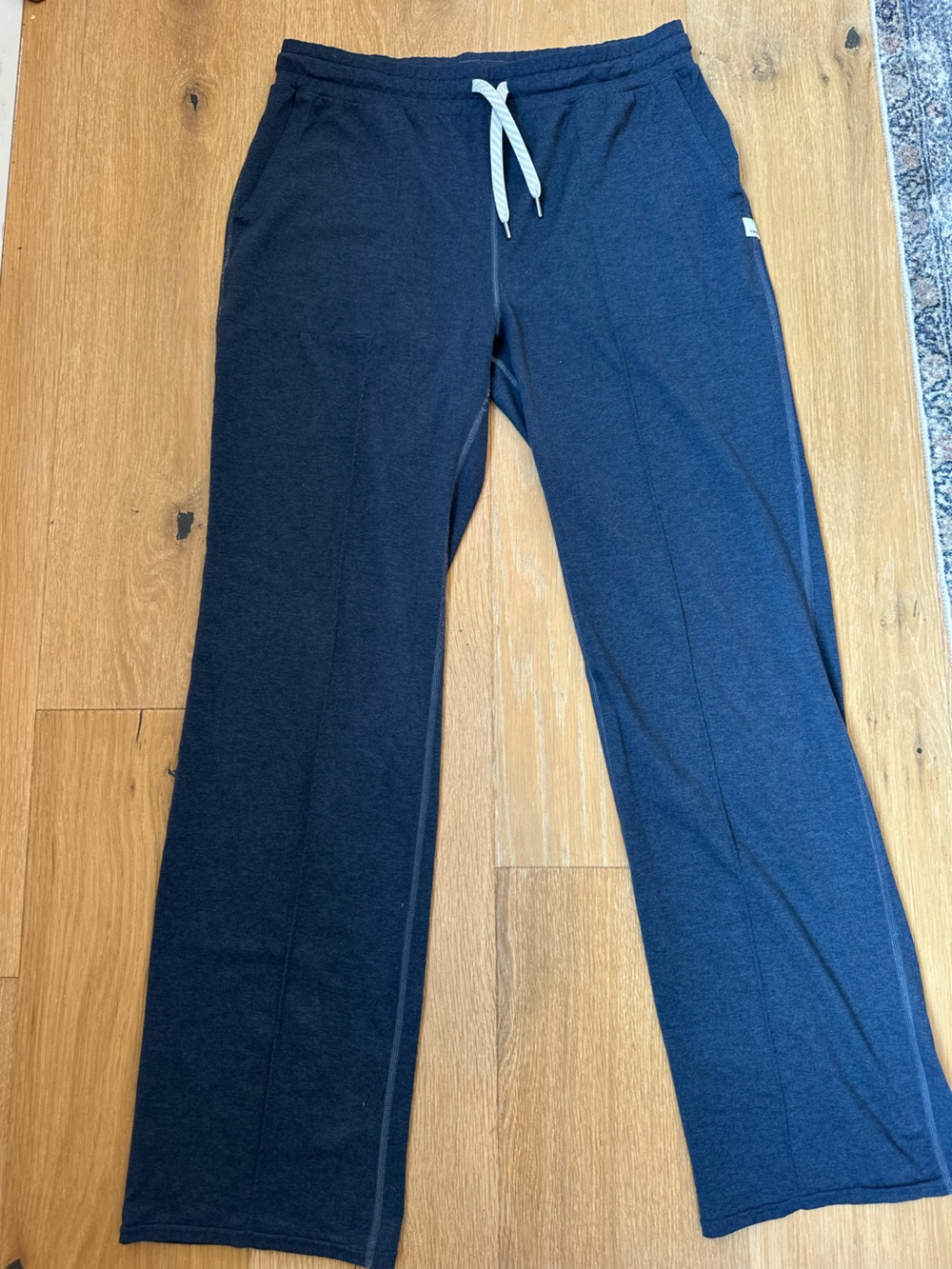 Vuori Halo Essential Wide Leg Sweatpants Navy Heather DreamKnit Size L VW425
